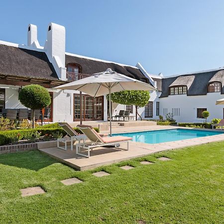 Die Rietdak - Reetdachhaus Mit Vier Schlafzimmern Cape Town Exterior photo