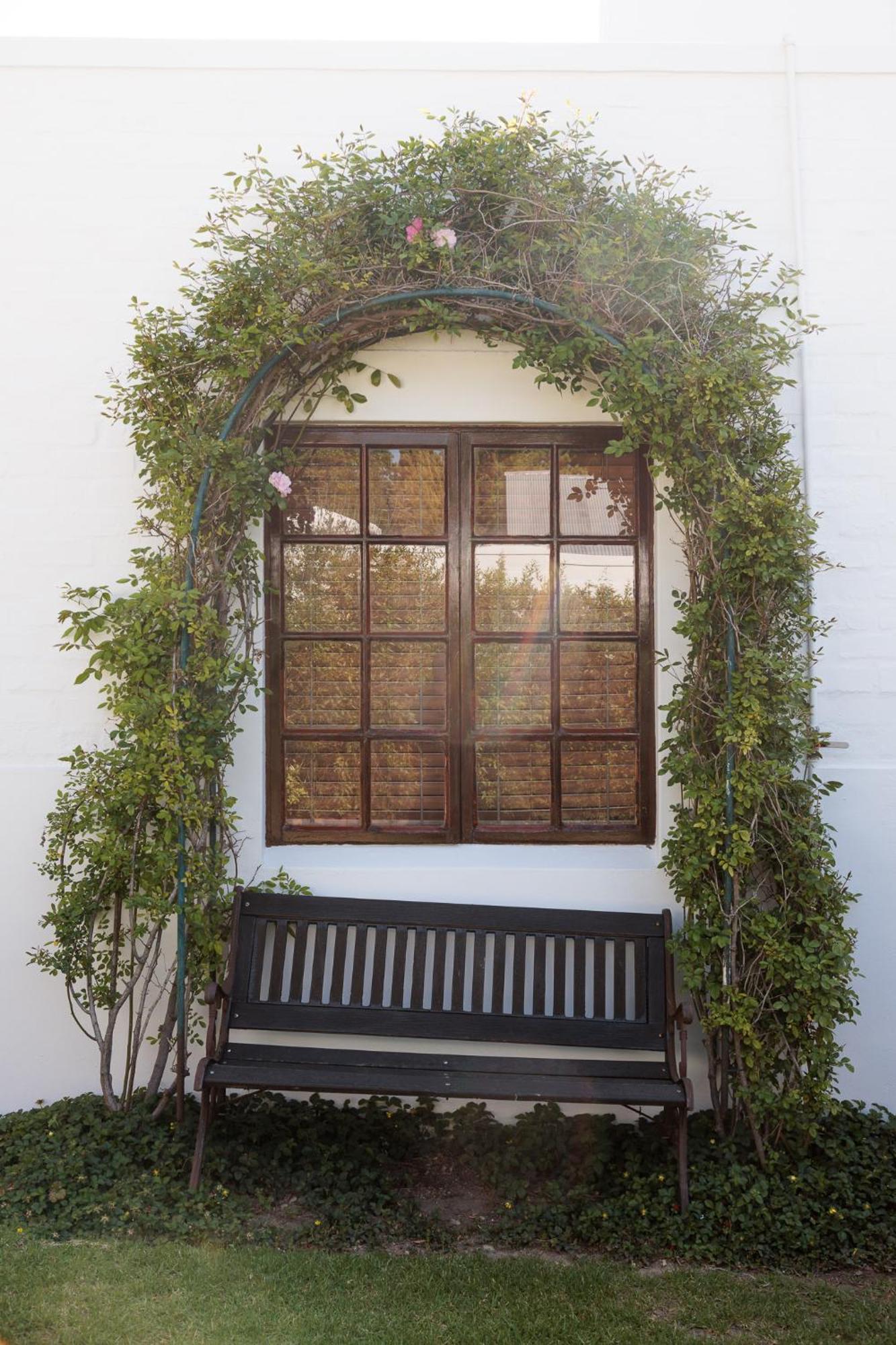 Die Rietdak - Reetdachhaus Mit Vier Schlafzimmern Cape Town Exterior photo