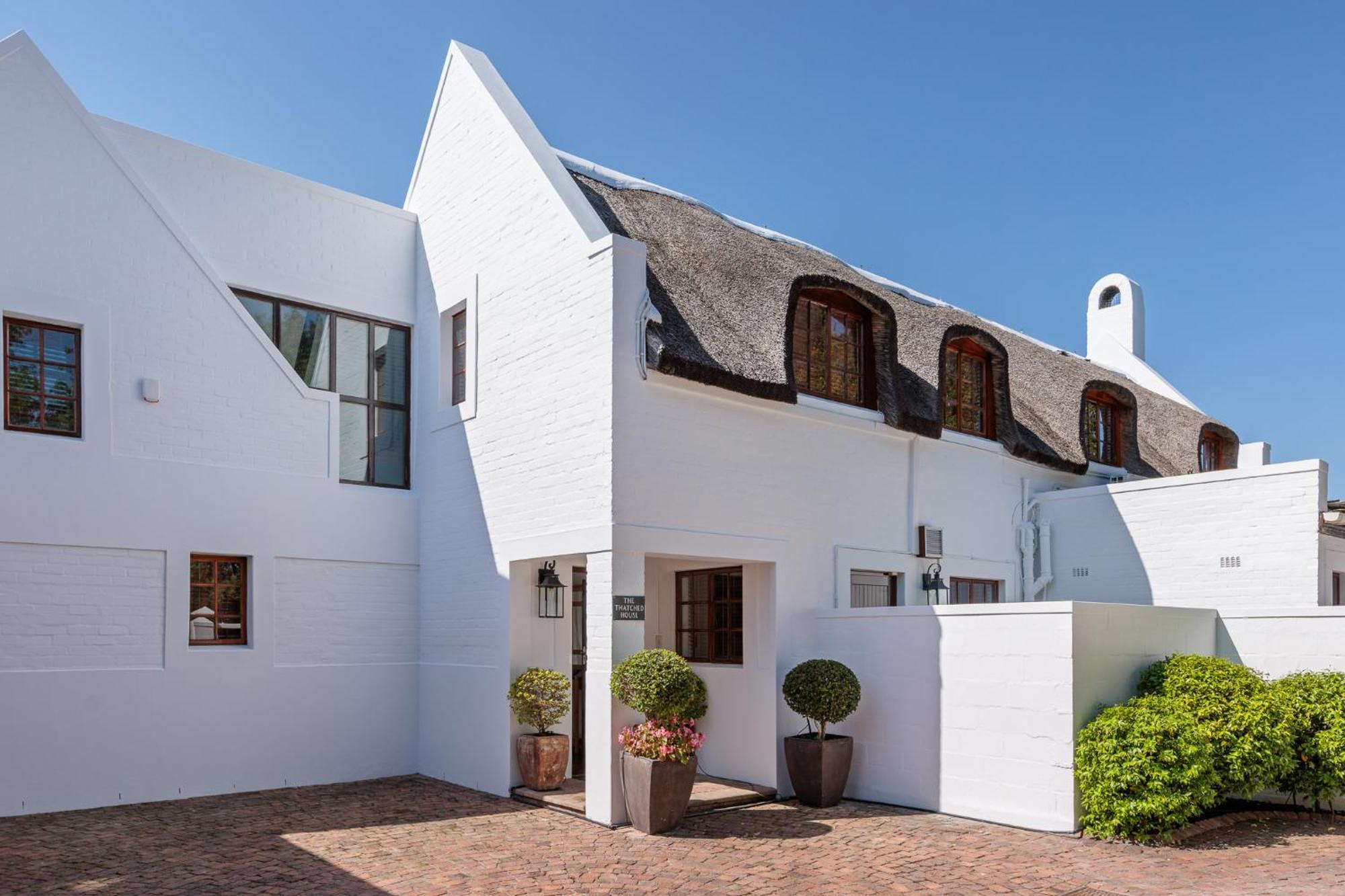 Die Rietdak - Reetdachhaus Mit Vier Schlafzimmern Cape Town Exterior photo