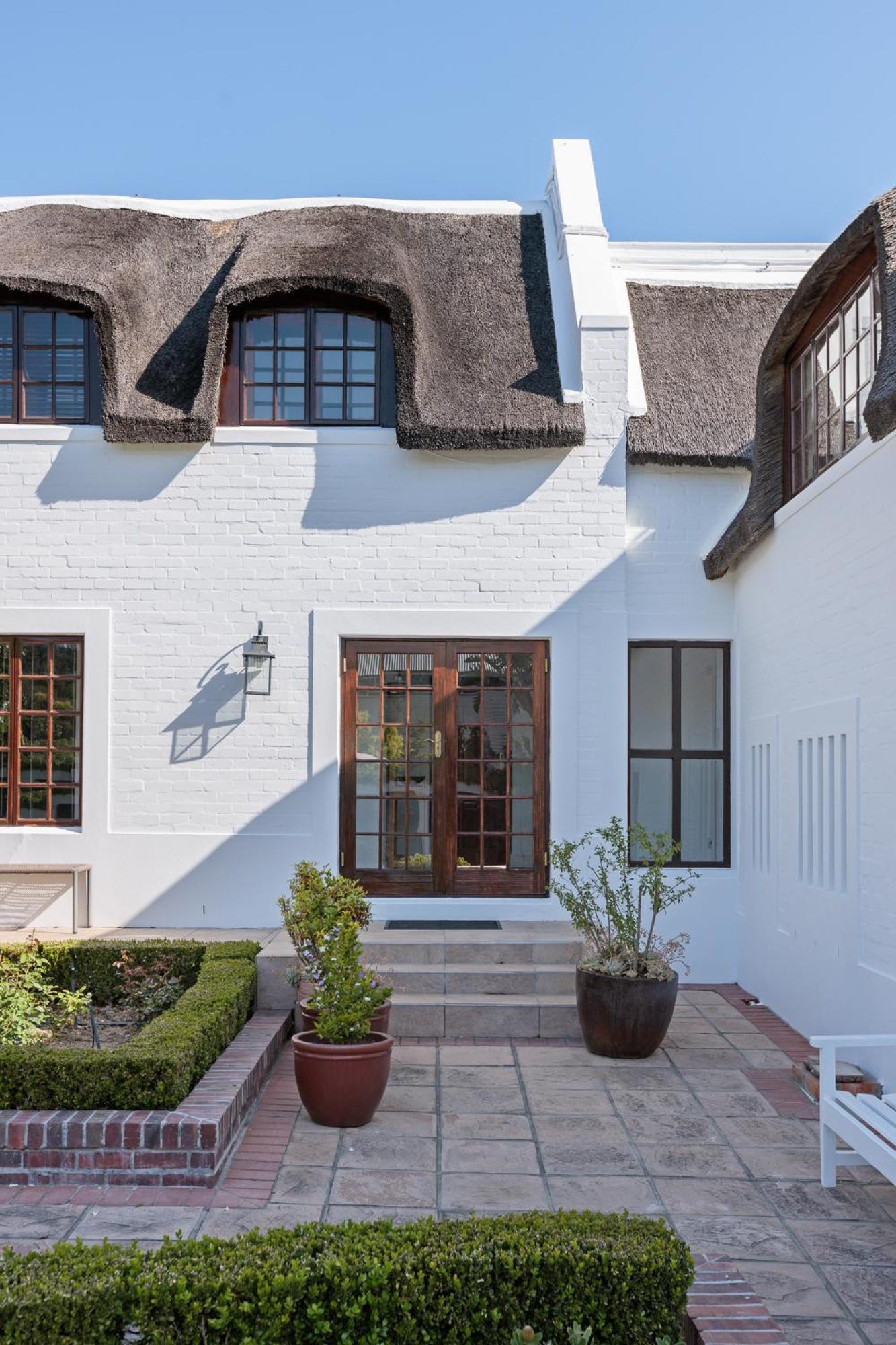 Die Rietdak - Reetdachhaus Mit Vier Schlafzimmern Cape Town Exterior photo