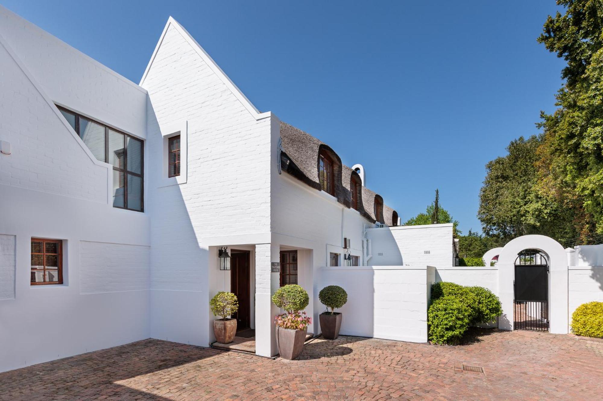 Die Rietdak - Reetdachhaus Mit Vier Schlafzimmern Cape Town Exterior photo