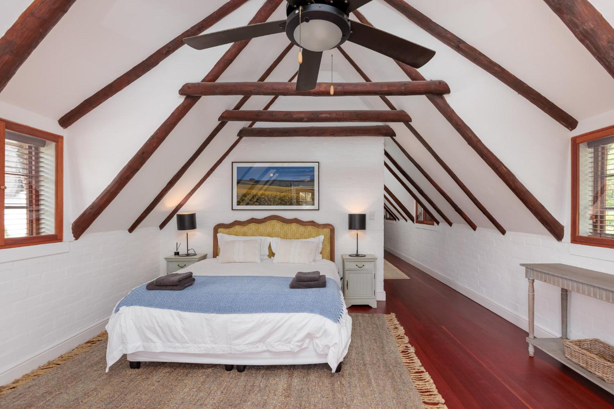 Die Rietdak - Reetdachhaus Mit Vier Schlafzimmern Cape Town Exterior photo
