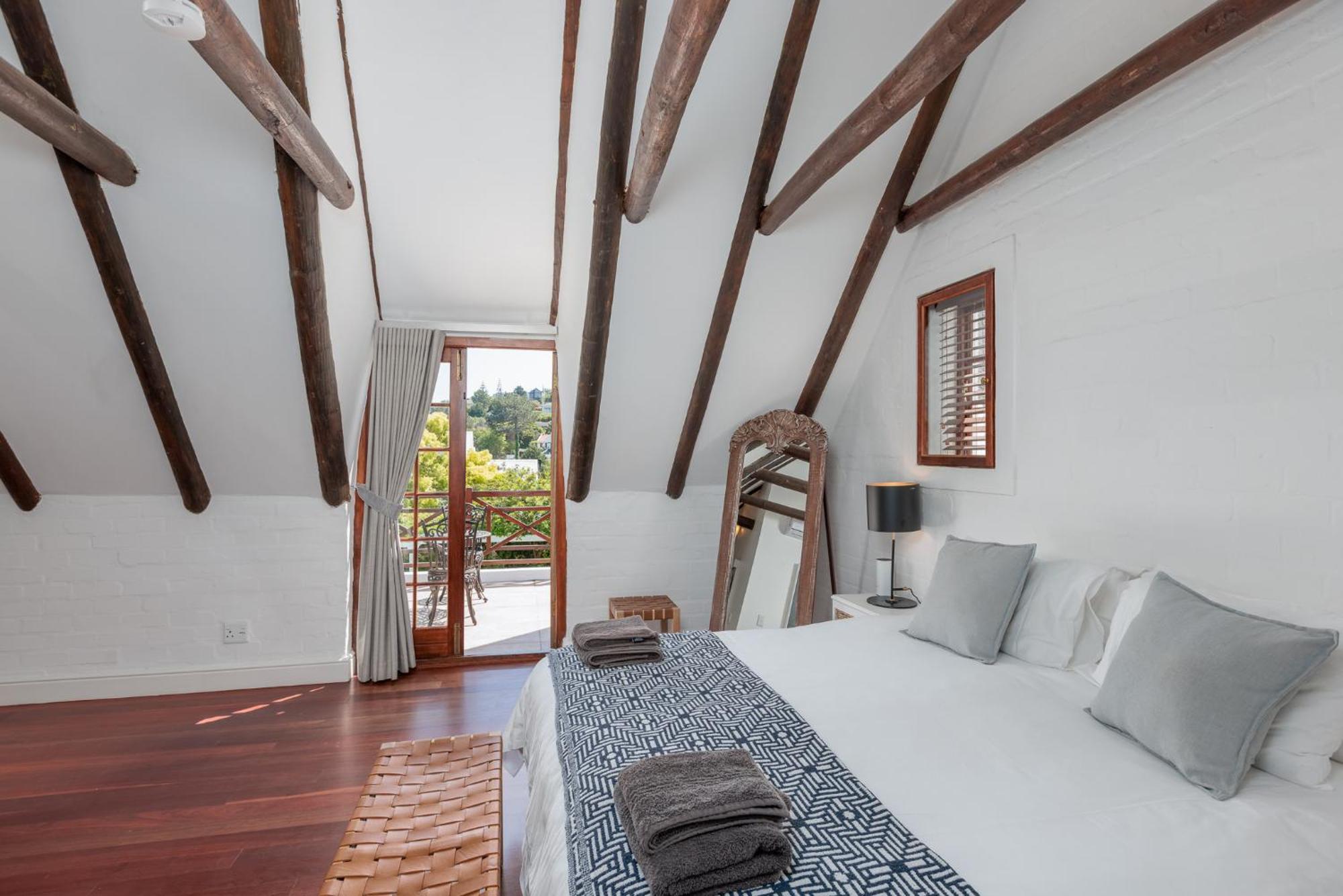 Die Rietdak - Reetdachhaus Mit Vier Schlafzimmern Cape Town Exterior photo