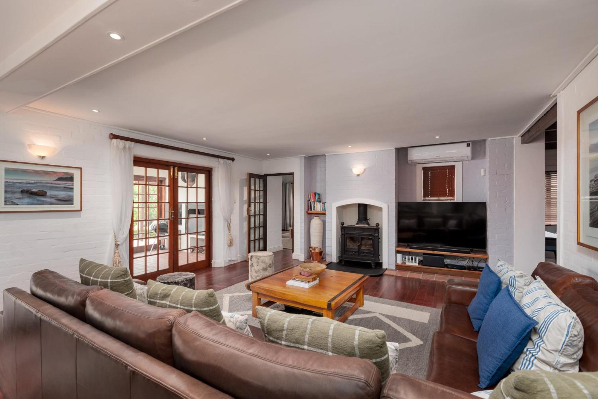 Die Rietdak - Reetdachhaus Mit Vier Schlafzimmern Cape Town Exterior photo